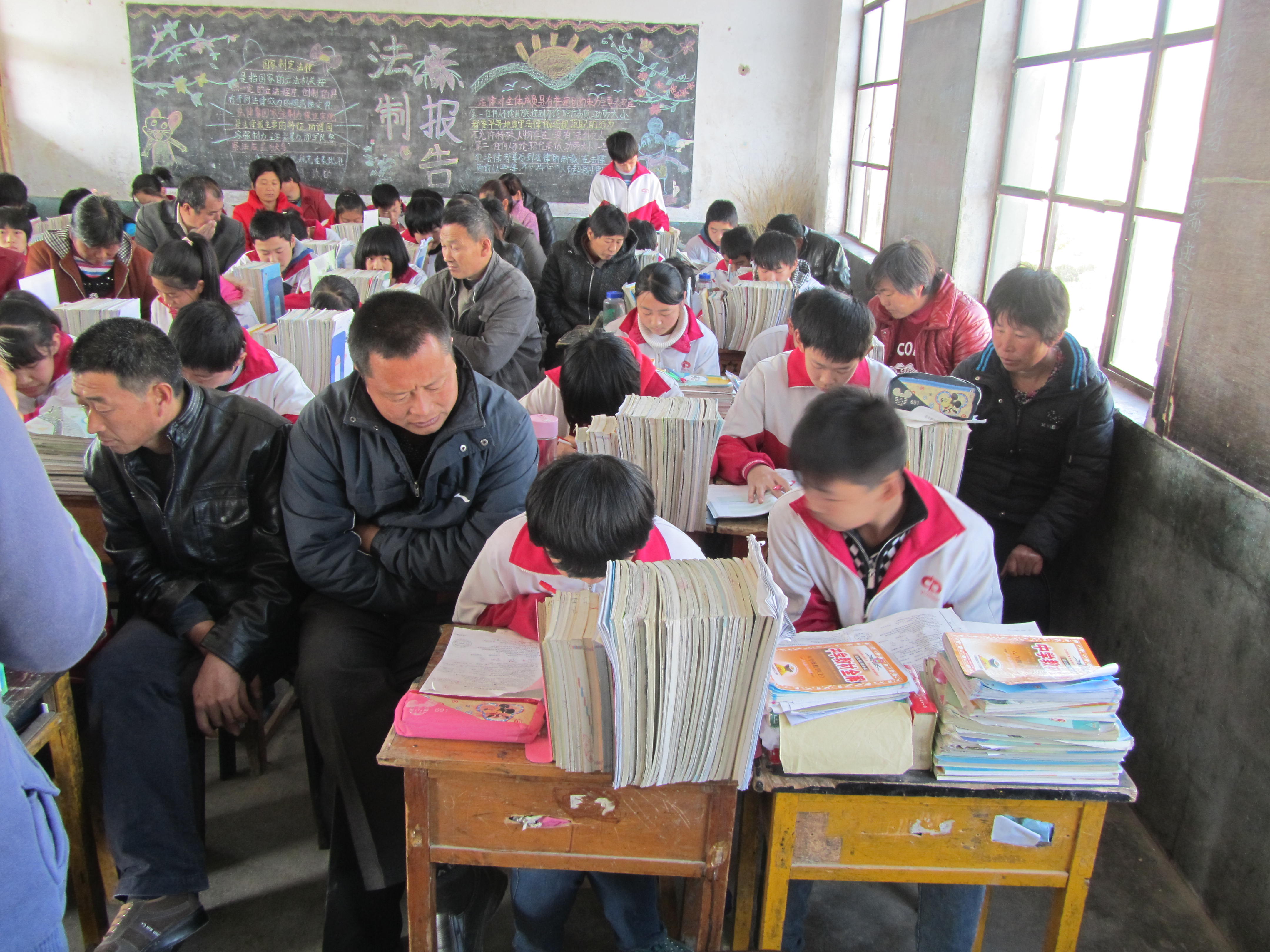 教学开放周，家长在听课